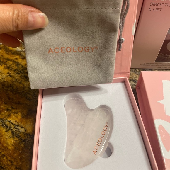 2 Skin Inc. My Daily Dose of Uplift Serum 2 aceology stones. - Picture 3 of 3